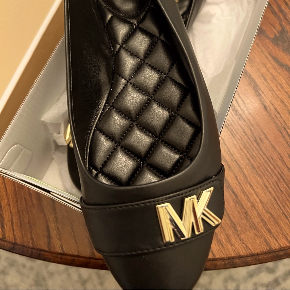 Michael  Kors Flats